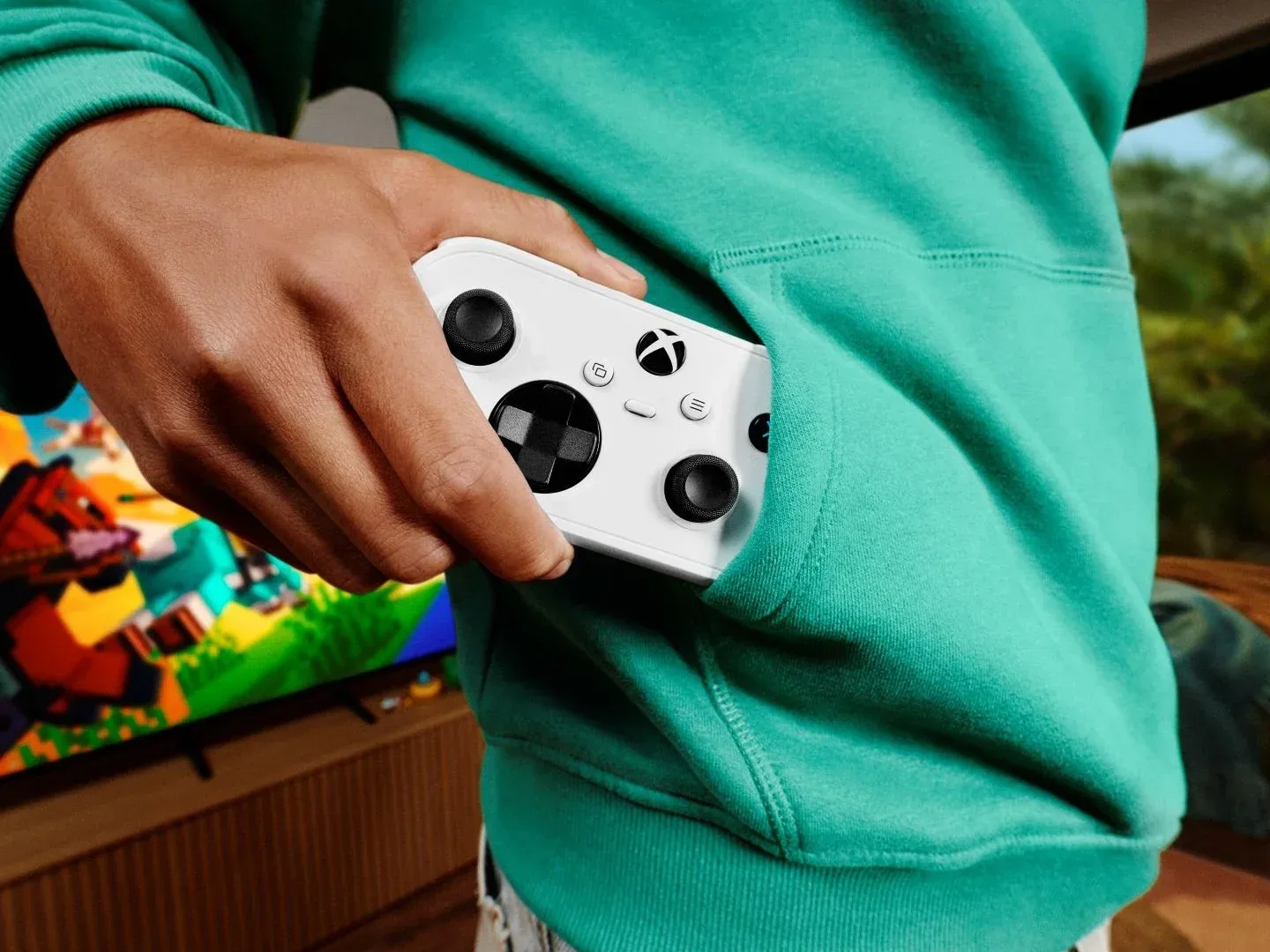 微软推出口袋大小的Xbox Nano手柄：比手机还短，主打《我的世界：地下城 II》合家欢联机
